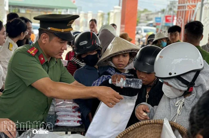 Công an xã Công Hải ra mắt mô hình “Cửa hàng 0 đồng”