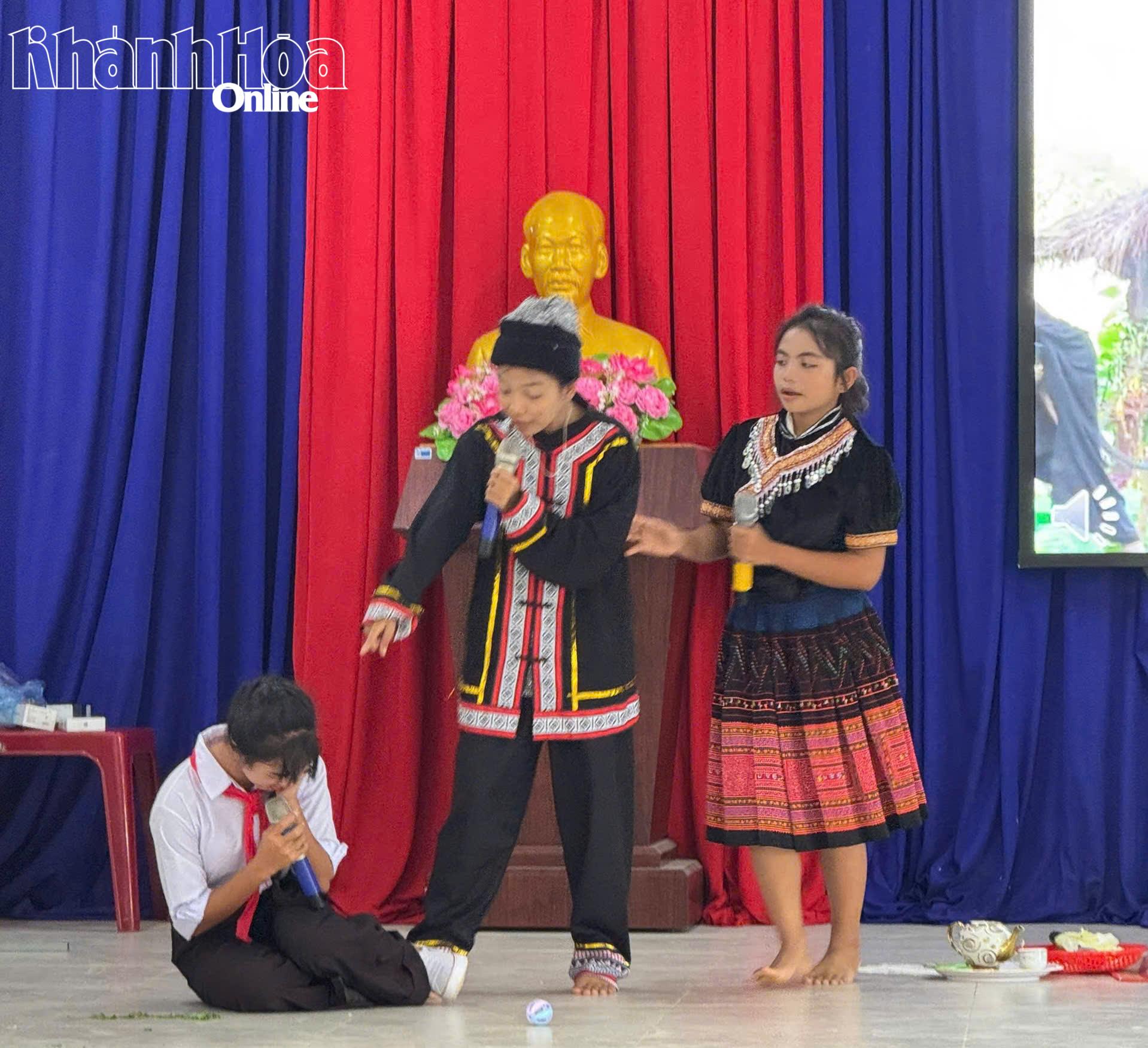 Tiểu phẩm tham gia Hội thi Tìm hiểu kiến thức pháp luật về phòng, chống nạn tảo hôn, hôn nhân cận huyết thống xã Đông Khánh Sơn năm 2025.