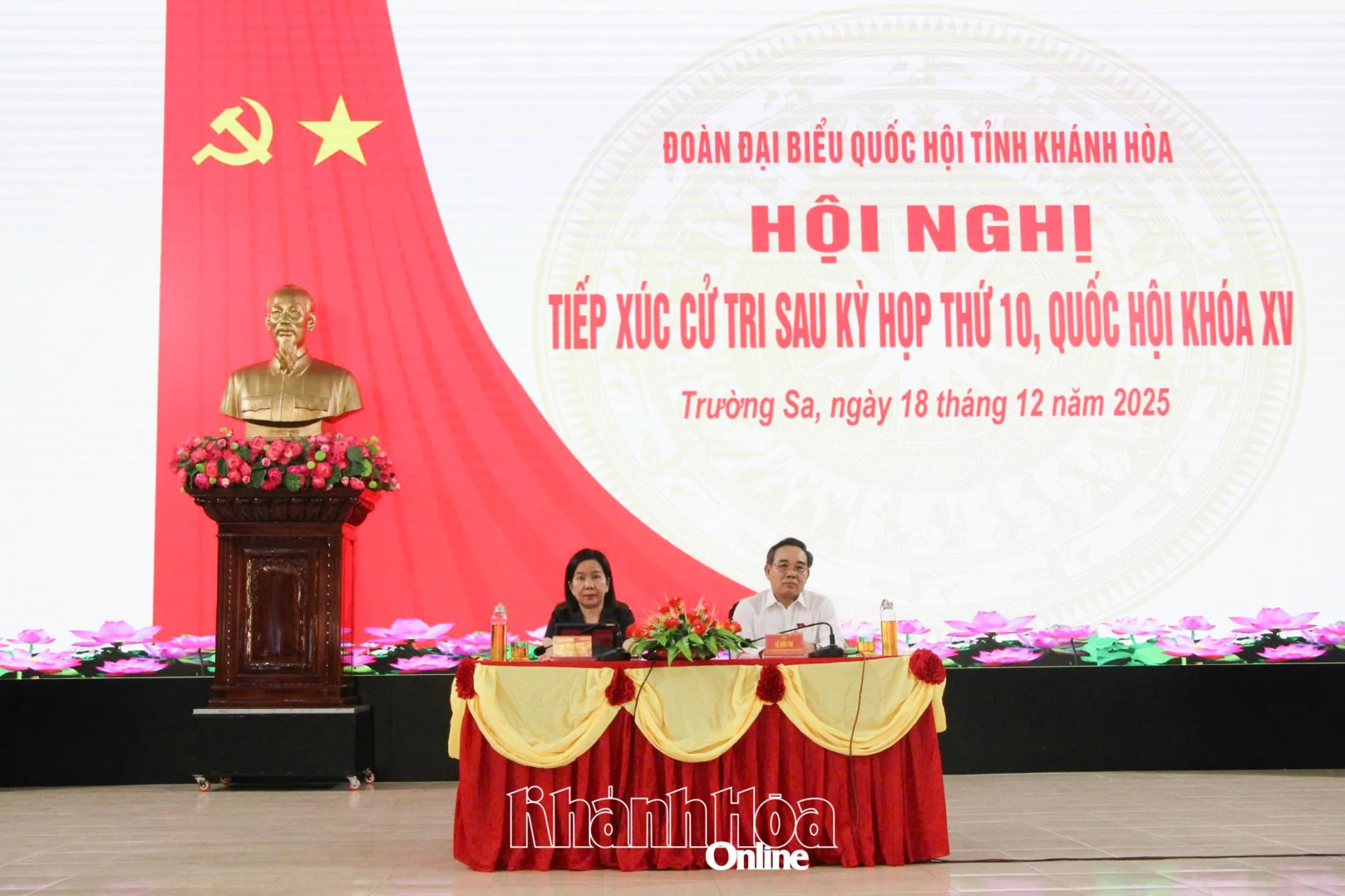 Đại biểu Quốc hội tỉnh Khánh Hòa tiếp xúc cử tri đặc khu Trường Sa.