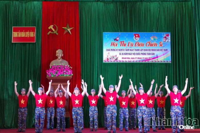 Trung tâm Huấn luyện Vùng 4 Hải quân tổ chức hội thi "Vũ điệu chiến sĩ"