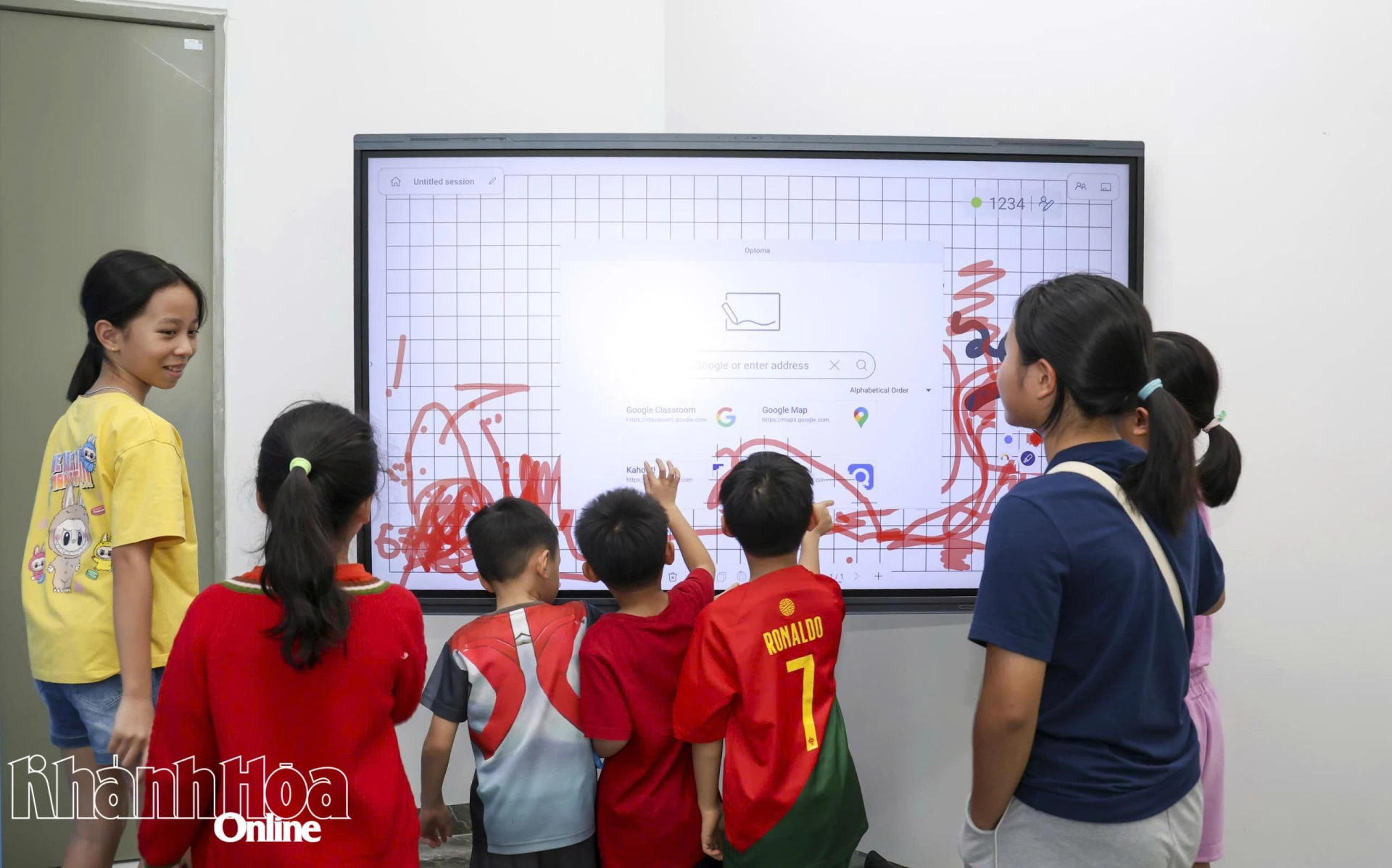 Các em được thỏa sức sáng tạo. 