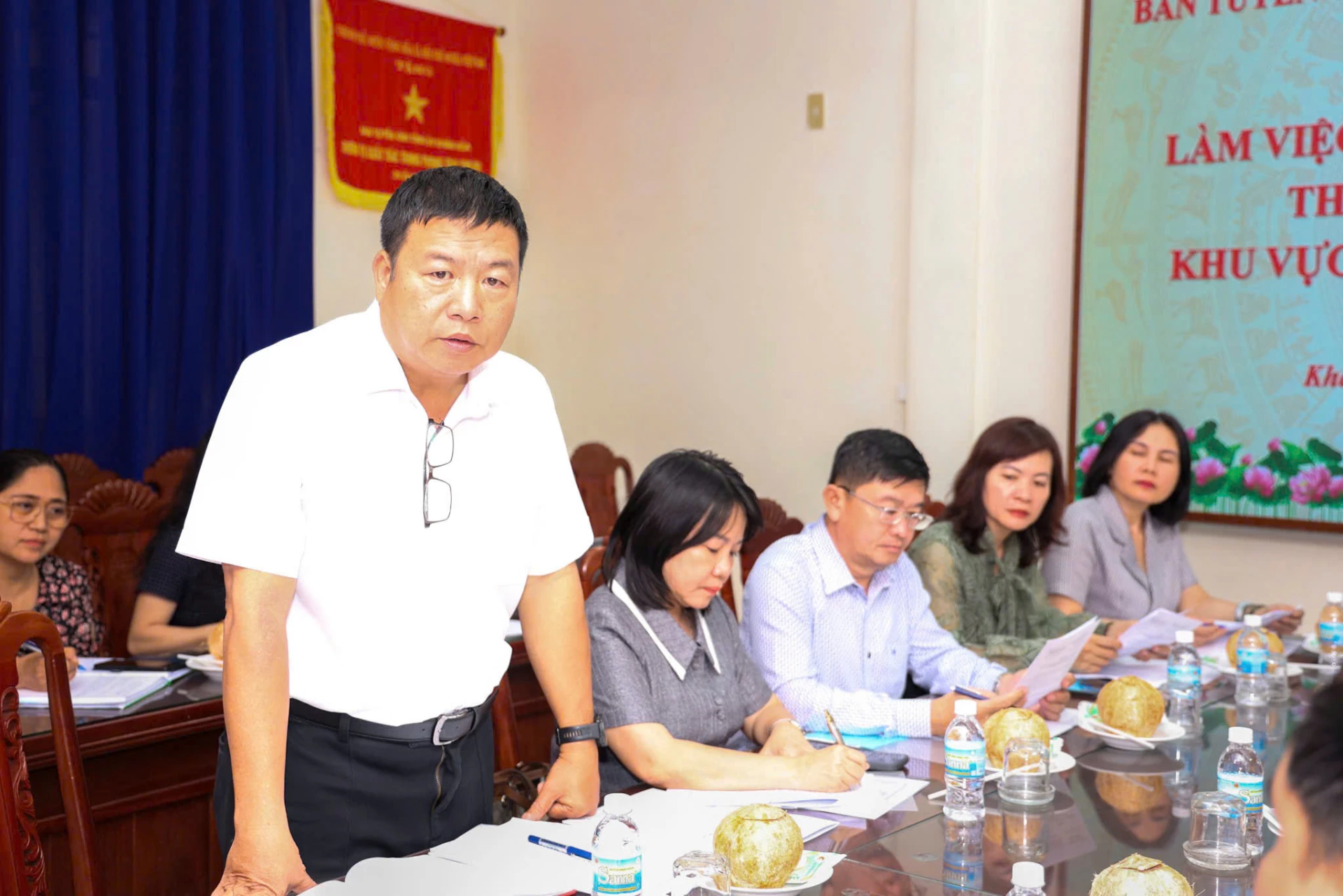 Đồng chí Võ Hoàn Hải phát biểu tại buổi làm việc.