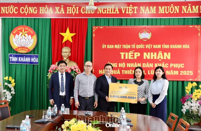 Ủy ban MTTQ Việt Nam tỉnh Khánh Hòa tiếp nhận 8 tỷ đồng hỗ trợ người dân khắc phục thiệt hại do mưa lũ