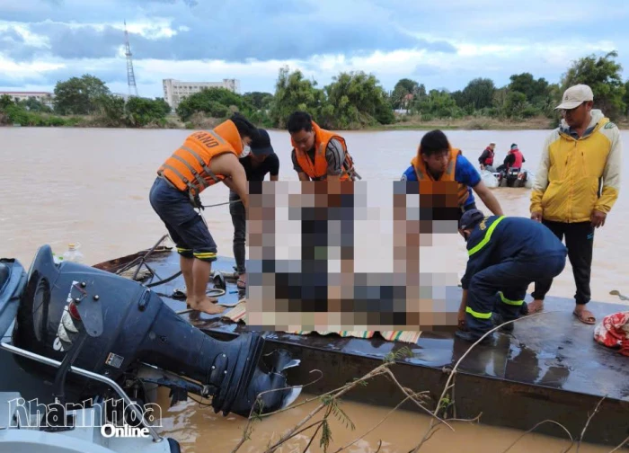 Tìm thấy thi thể nam thanh niên nhảy cầu Đạo Long 2