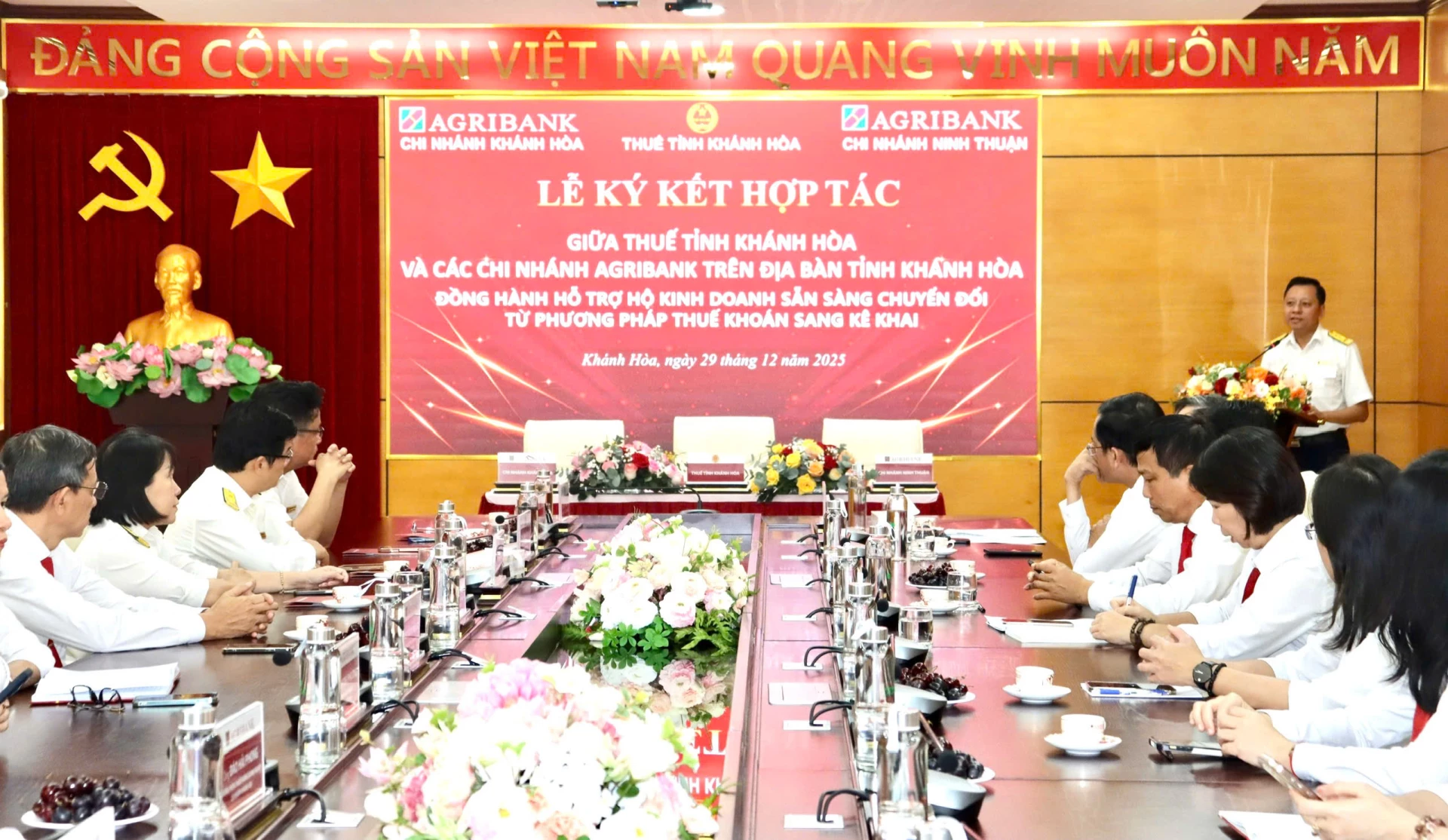 Quang cảnh buổi lễ ký kết hợp tác.