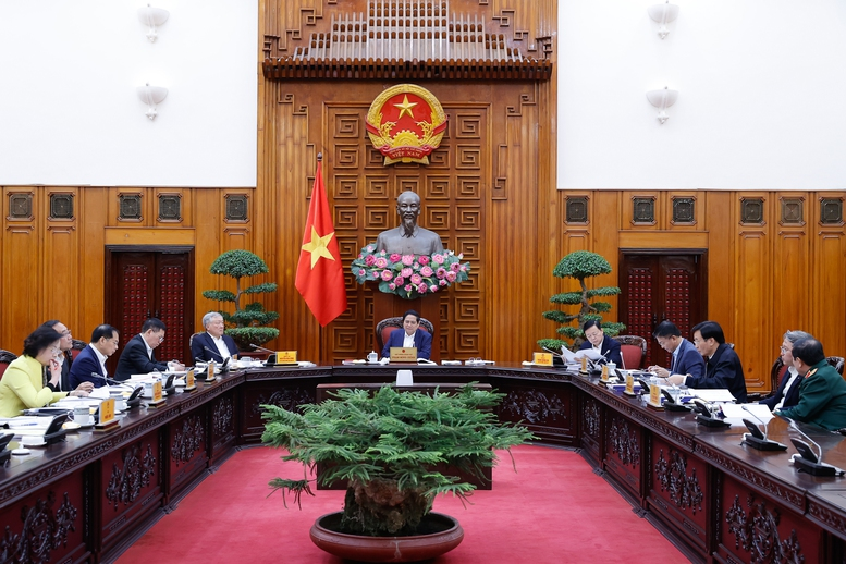 Thủ tướng: Hoàn thiện thêm một bước đề án về sắp xếp, tinh gọn bộ máy của Chính phủ