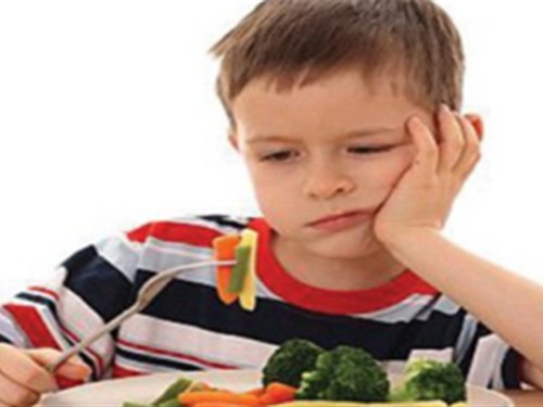 Trẻ xanh xao, mệt mỏi có thể bị thiếu máu