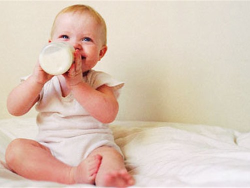 Những lợi ích chưa biết của uống sữa tối