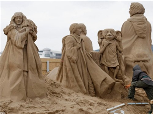 Độc đáo tác phẩm điêu khắc bằng cát