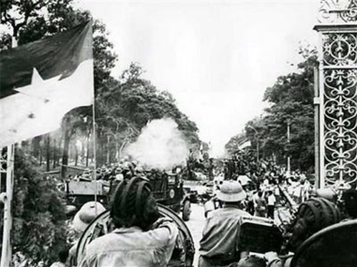 Những bức ảnh lịch sử ngày toàn thắng