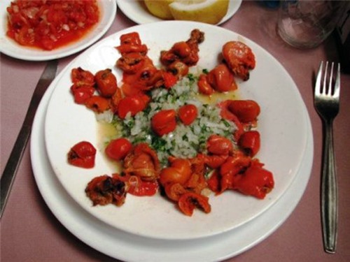 Kỳ lạ tảng đá sống tự nhiên