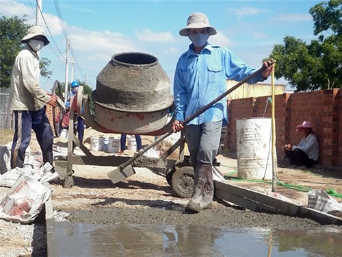 An Hải thi công 370 mét đường nội đồng