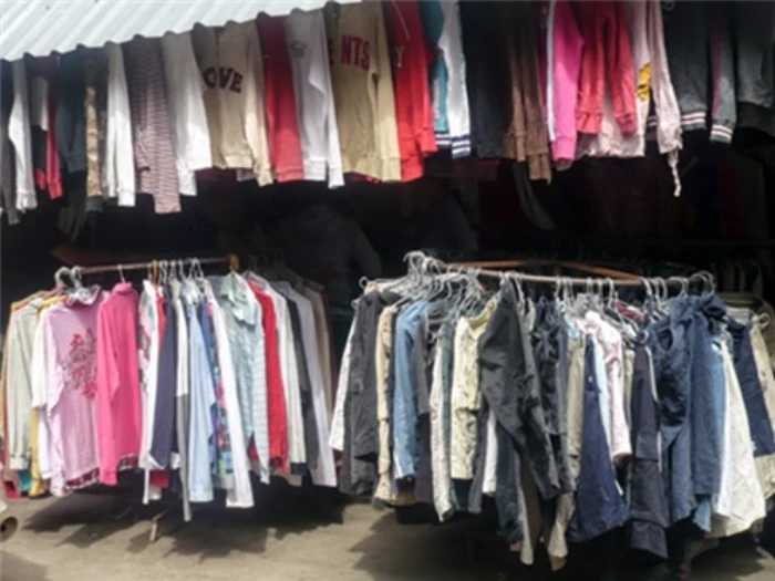 Áo khoác chống nắng “hút hàng” đầu hè