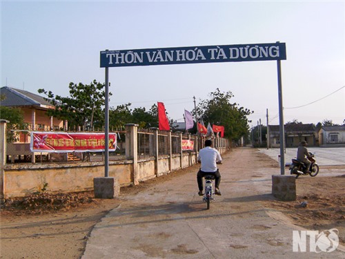 “Thắp sáng đường quê” – Cách làm của Tà Dương