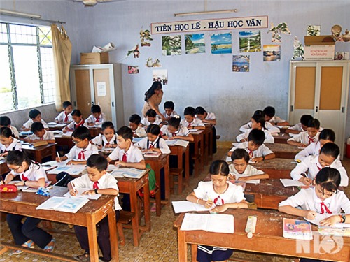 Trao đổi với Đồng chí Nguyễn Bá Ninh, Giám đốc Sở GD&ĐT về công tác chuẩn bị năm học mới 2015-2016