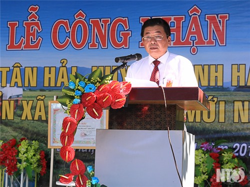 Đồng chí Lưu Xuân Vĩnh, Chủ tịch UBND tỉnh dự lễ công nhận xã Tân Hải đạt chuẩn nông thôn mới