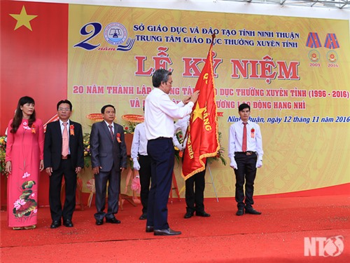 Trung tâm Giáo dục thường xuyên tỉnh: Kỷ niệm 20 năm thành lập và đón nhận Huân chương Lao động hạng Nhì