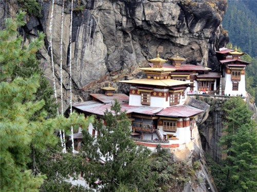 10 công trình xây tại những địa điểm không tưởng