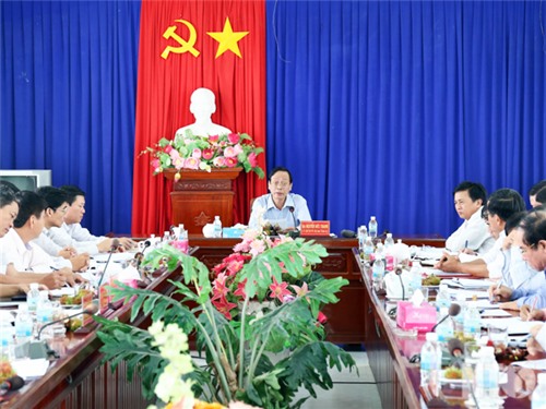 Đồng chí Nguyễn Đức Thanh, Ủy viên Trung ương Đảng, Bí thư Tỉnh ủy, Chủ tịch HĐND tỉnh làm việc với Ban Thường vụ Huyện ủy Ninh Sơn