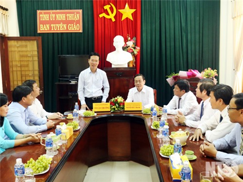 Đồng chí Võ Văn Thưởng, Ủy viên Bộ Chính trị, Bí thư Trung ương Đảng, Trưởng Ban Tuyên giáo Trung ương thăm và làm việc với Ban Tuyên giáo Tỉnh ủy