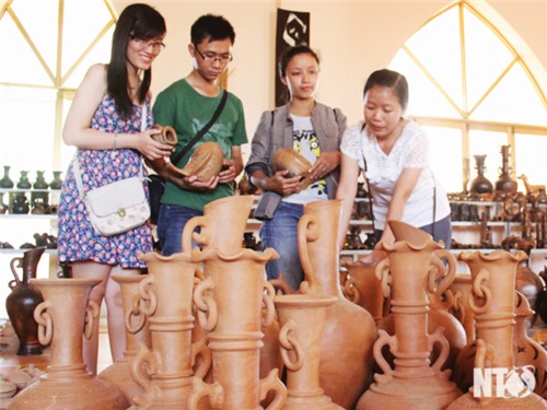 Đến với làng nghề truyền thống gốm Bàu Trúc
