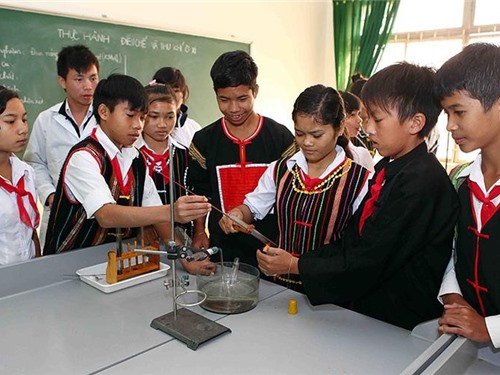 Lợi dụng vấn đề ngôn ngữ để chống phá, chia rẽ khối đại đoàn kết dân tộc