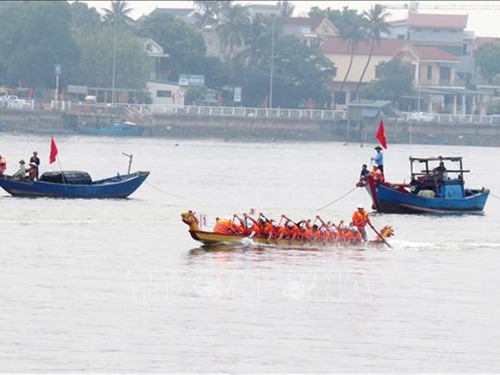 Gần 400 VĐV tham gia Giải đua thuyền truyền thống vô địch quốc gia