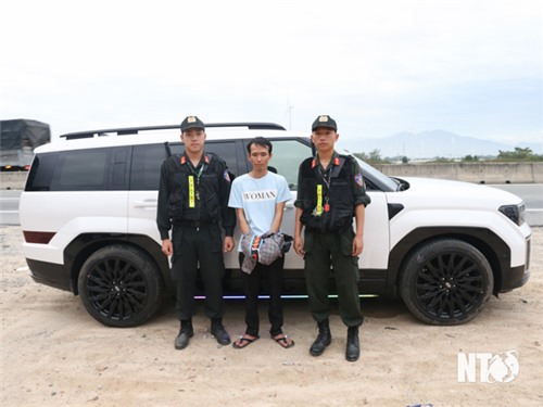 Bắt đối tượng trộm xe ô tô