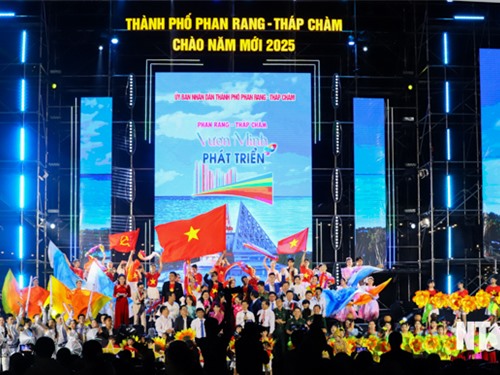 Tp.Phan Rang-Tháp Chàm: Đặc sắc Chương trình nghệ thuật “Chào năm mới 2025”