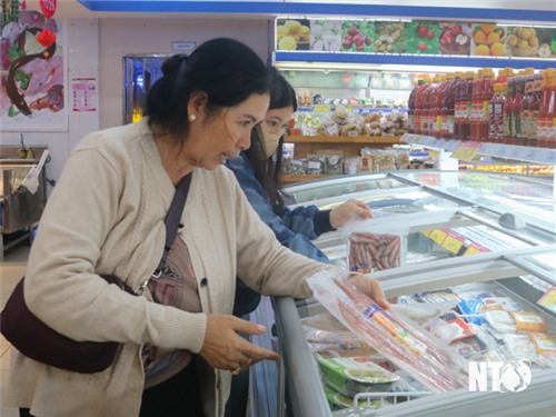 Người tiêu dùng cẩn trọng thực phẩm “bẩn” dịp Tết