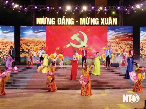 Tự hào 95 mùa xuân có Đảng