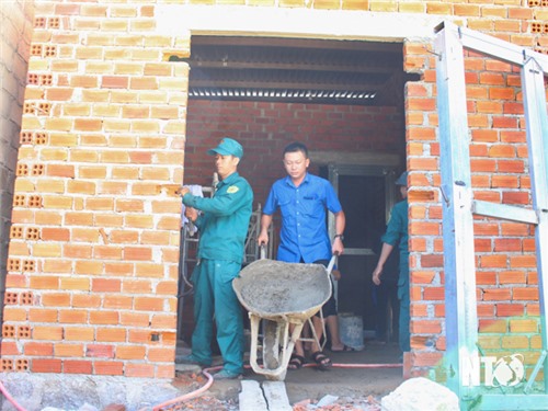 Triển khai chiến dịch 90 ngày đêm hưởng ứng phong trào thi đua  chung tay xóa nhà tạm, nhà dột nát trên địa bàn tỉnh