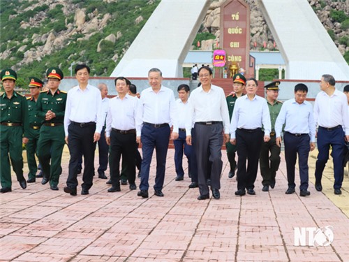 Dấu ấn hành trình 33 năm đoàn kết,  sáng tạo, đổi mới và phát triển