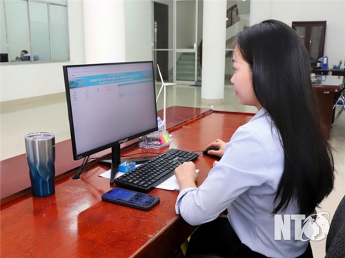 Đẩy mạnh chuyển đổi số