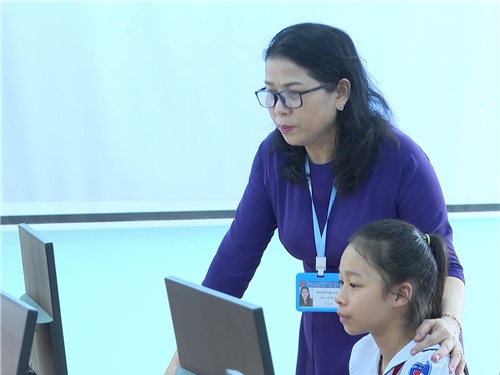 Cô giáo Trịnh Thị Liên tận tâm với sự nghiệp trồng người