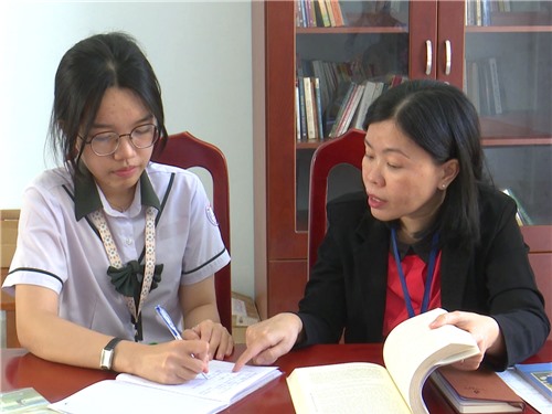 Cô giáo Lê Thị Ánh Linh tâm huyết với sự nghiệp giáo dục