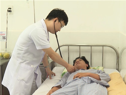 Bác sĩ Nguyễn Huy Thạch - Người thầy thuốc tận tâm với nghề