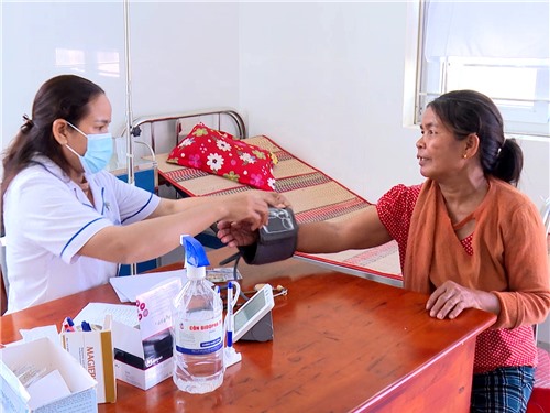 Y sĩ Katơr Thị Tuyết – Tâm huyết với công tác y tế vùng cao