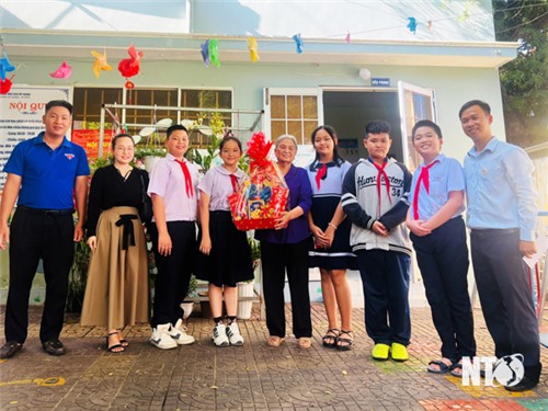 Chi bộ Trường Tiểu học Mỹ Hương: Điển hình trong học tập và làm theo Bác