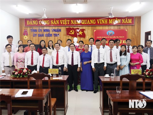 Đồng chí Phạm Văn Hậu, Phó Bí thư Thường trực Tỉnh ủy, Chủ tịch HĐND tỉnh dự Đại hội Chi bộ Ban Tổ chức Tỉnh ủy nhiệm kỳ 2025-2030