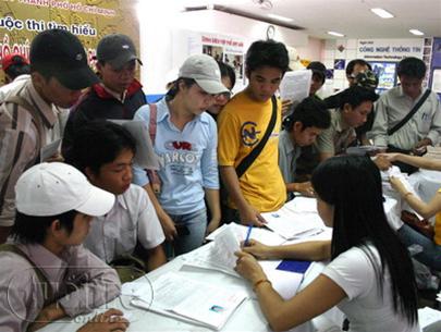 Thí sinh bắt đầu nhận giấy báo dự thi ĐH, CĐ