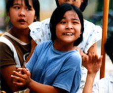 Hãy vì những nạn nhân chất độc da cam ở VN