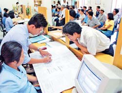 Đẩy mạnh cải cách thủ tục hành chính, thực hiện cơ chế “một cửa” liên thông theo hướng hiện đại