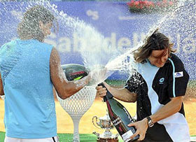 Chờ những cuộc bứt phá