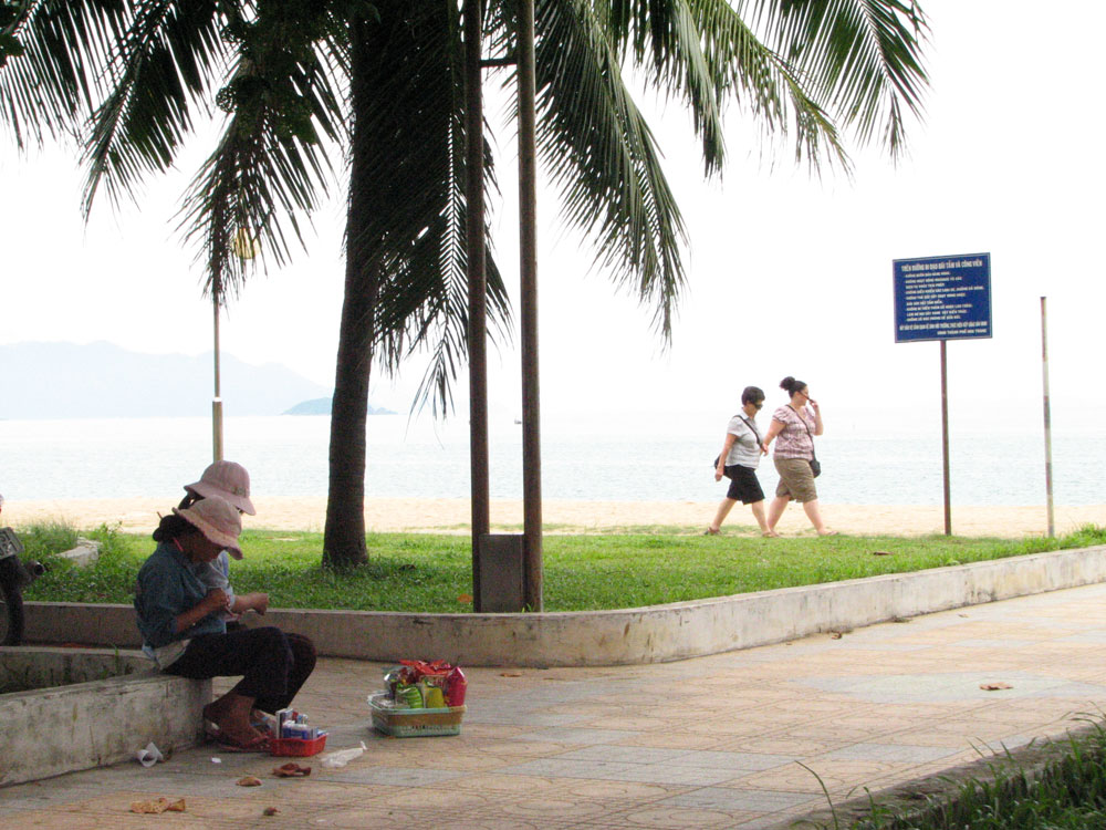 Nhanh chóng hoàn chỉnh đề án giải quyết tình trạng người lang thang xin ăn