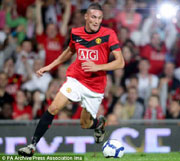 Manchester United thoát điều tra của FIFA