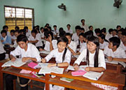 Chất lượng dạy và học ở Trường THPT bán công Chu Văn An ngày càng được nâng cao.
