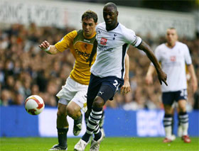 Ledley King đang chơi rất tốt trong màu áo Tottenham.