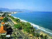 Biển Nha Trang, một điểm du lịch hấp dẫn của Việt Nam.