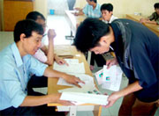 Thí sinh đăng ký dự thi vào Đại học Bách Khoa Hà Nội sáng 3-7.